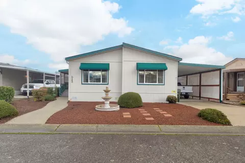 122 Whispering Willow Dr, Grants Pass, OR 97527