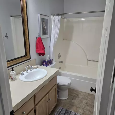 Bath - 3393 NE Stonebrook Loop, Bend, OR 97701 photo 2 of 2