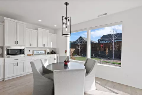 Dining - 3842 NE Oakside Loop, Bend, OR 97701 photo 4 of 5