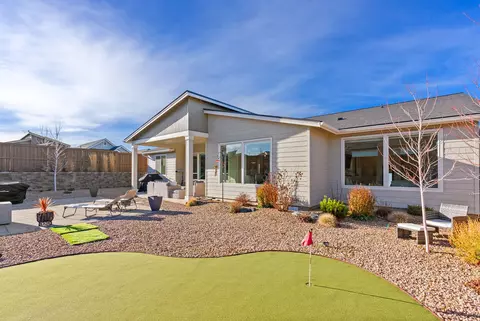 Exterior - 3842 NE Oakside Loop, Bend, OR 97701 photo 13 of 17