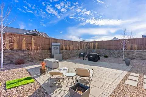 Exterior - 3842 NE Oakside Loop, Bend, OR 97701 photo 10 of 17
