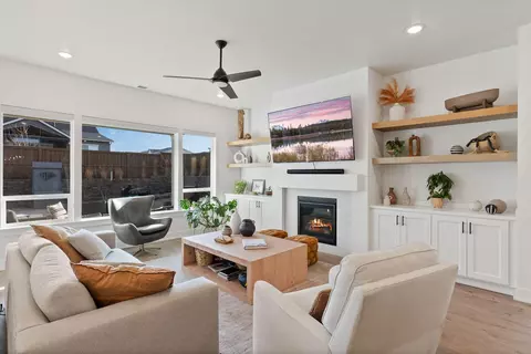 Living - 3842 NE Oakside Loop, Bend, OR 97701 photo 2 of 3