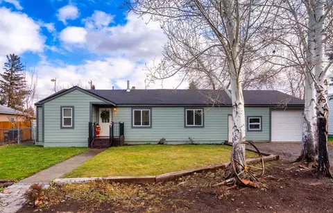 704 SElm St, Prineville, OR 97754