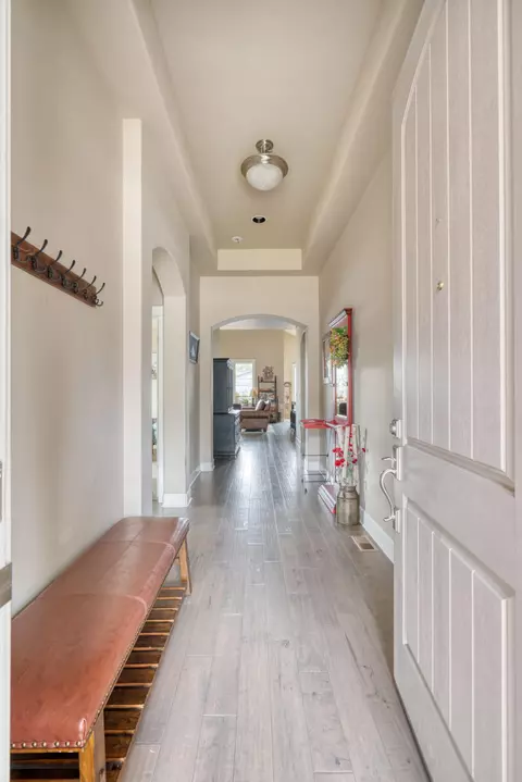 Entry Way - 60414 Hedgewood Ln, Bend, OR 97702 photo 1 of 2