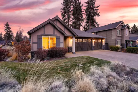 Exterior - 60414 Hedgewood Ln, Bend, OR 97702 photo 2 of 5
