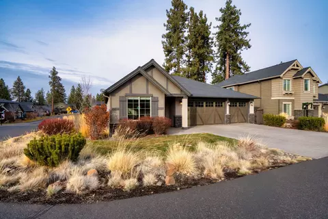 Exterior - 60414 Hedgewood Ln, Bend, OR 97702 photo 3 of 5