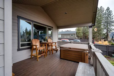 Exterior - 60414 Hedgewood Ln, Bend, OR 97702 photo 4 of 5