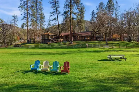 1407 Upper River Rd, Gold Hill, OR 97525