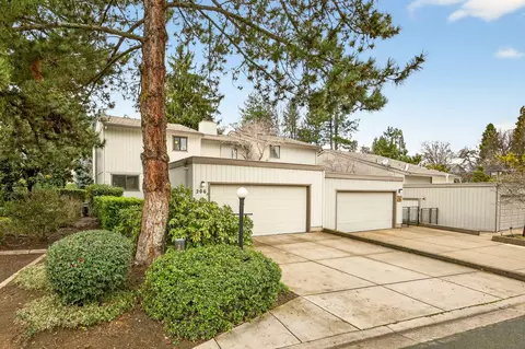 206 Mount Echo Dr, Medford, OR 97504