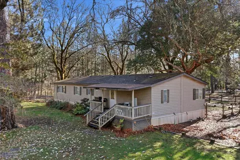 1401 Upper River Rd, Gold Hill, OR 97525