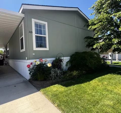10 E South Stage Rd #SPC 305, Medford, OR 97501