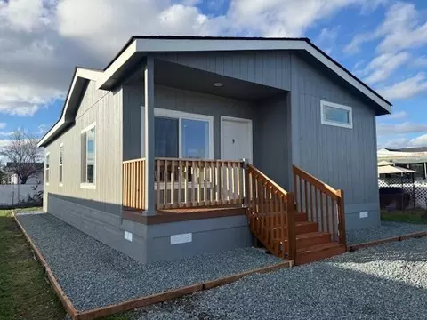 3601 Avenue C #11, White City, OR 97503