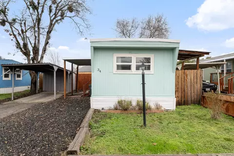 414 Stevens Rd UNIT 34, Eagle Point, OR 97524 photo 2