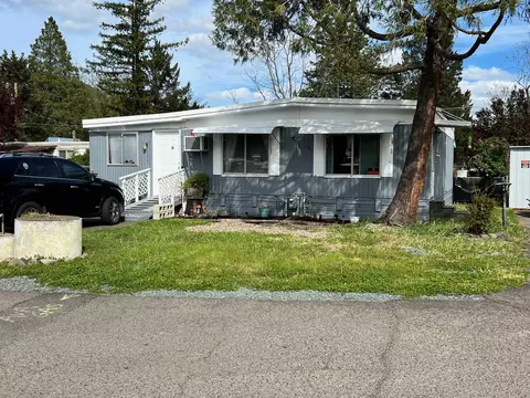 1246 N Second Ave # 10, Gold Hill, OR 97525