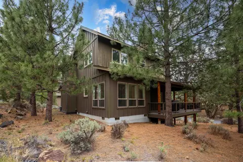 Exterior - 19672 Winter Wren Loop, Bend, OR 97702 photo 5 of 7