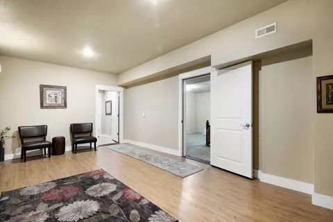 Entry Way - 19672 Winter Wren Loop, Bend, OR 97702 photo 4 of 4