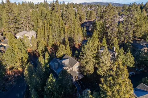 View/Area - 19672 Winter Wren Loop, Bend, OR 97702 photo 1 of 2