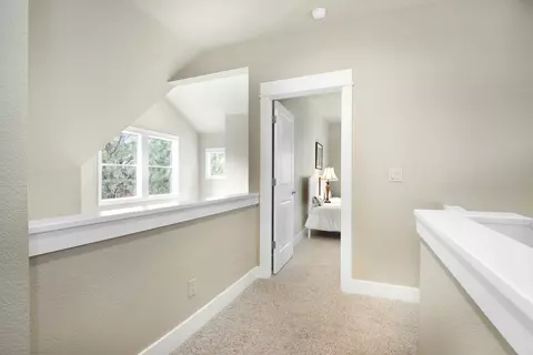 Entry Way - 19672 Winter Wren Loop, Bend, OR 97702 photo 3 of 4