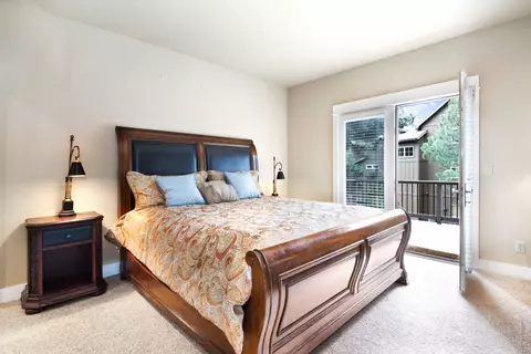 Bedroom - 19672 Winter Wren Loop, Bend, OR 97702 photo 1 of 4