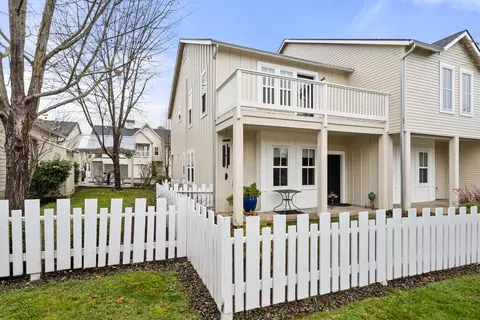 515 G St #120, Jacksonville, OR 97530