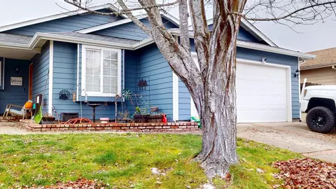 606 SW Larch Rd, Grants Pass, OR 97526