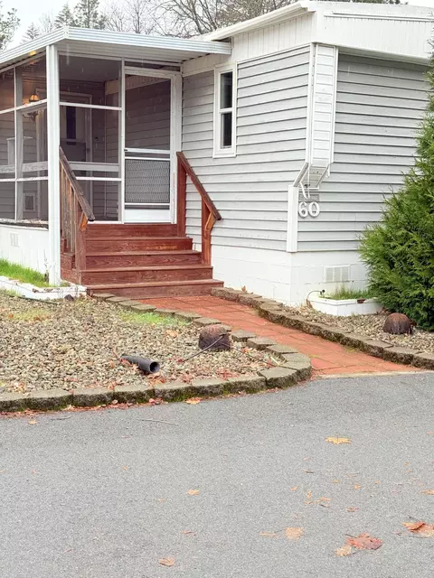 222 Ollis Rd #60, Cave Junction, OR 97523