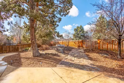 Exterior - 63151 Brookstone Ln, Bend, OR 97701 photo 5 of 8