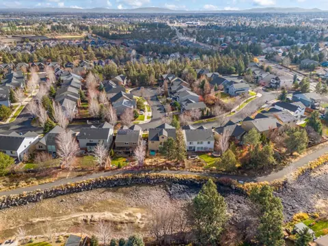 View/Area - 63151 Brookstone Ln, Bend, OR 97701 photo 7 of 12