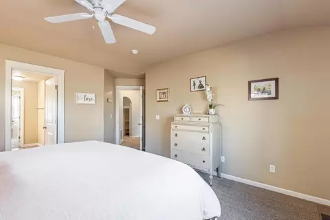 Bedroom - 63151 Brookstone Ln, Bend, OR 97701 photo 6 of 10