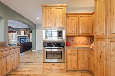 Kitchen - 63151 Brookstone Ln, Bend, OR 97701 photo 4 of 4
