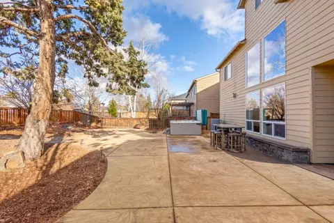 Exterior - 63151 Brookstone Ln, Bend, OR 97701 photo 4 of 8