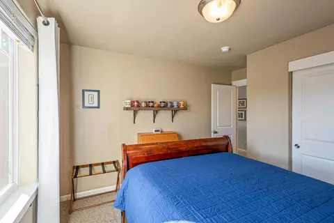 Bedroom - 63151 Brookstone Ln, Bend, OR 97701 photo 9 of 10