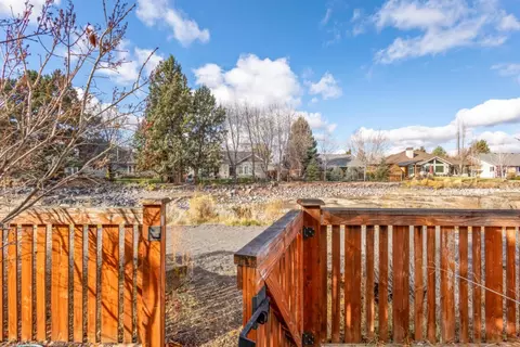 Exterior - 63151 Brookstone Ln, Bend, OR 97701 photo 6 of 8