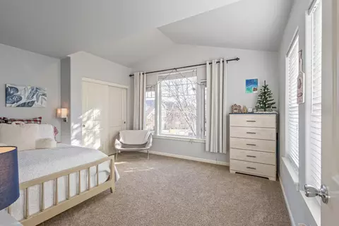 Bedroom - 63151 Brookstone Ln, Bend, OR 97701 photo 2 of 10