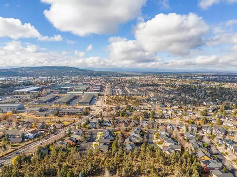 View/Area - 63151 Brookstone Ln, Bend, OR 97701 photo 9 of 12