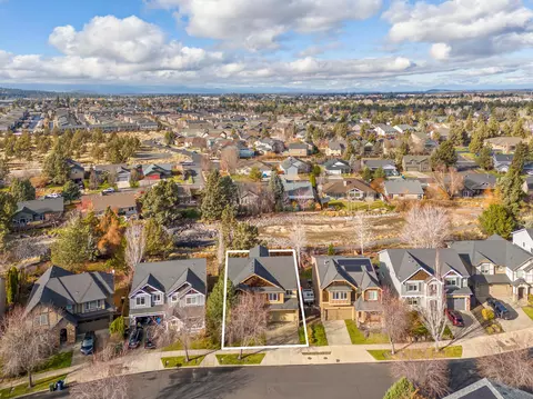 View/Area - 63151 Brookstone Ln, Bend, OR 97701 photo 3 of 12