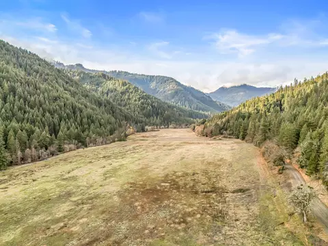 6026 Carberry Creek Rd, Jacksonville, OR 97530
