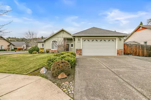 2092 SW Ford St, Grants Pass, OR 97526
