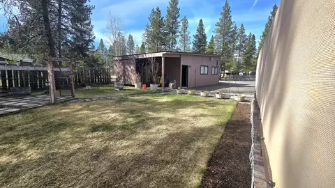 Exterior - 53465 Kokanee Ln, La Pine, OR 97739 photo 4 of 14