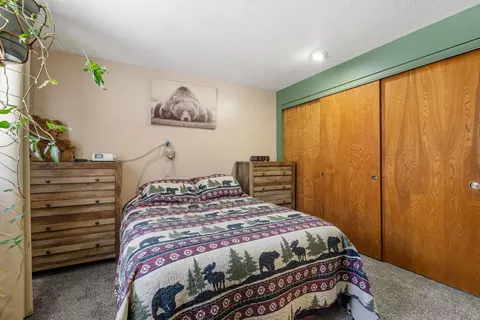 Bedroom - 53465 Kokanee Ln, La Pine, OR 97739 photo 3 of 3