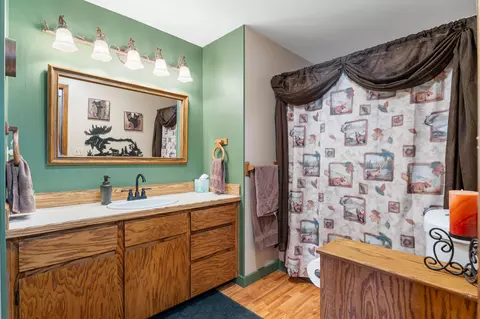 Bath - 53465 Kokanee Ln, La Pine, OR 97739 photo 1 of 2