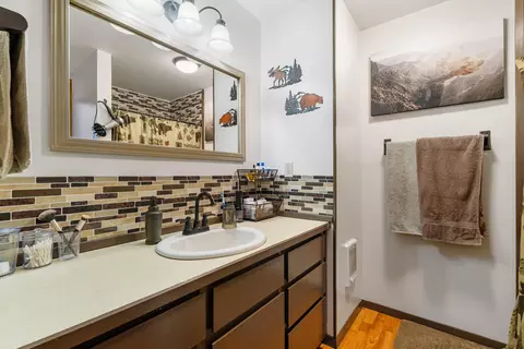 Bath - 53465 Kokanee Ln, La Pine, OR 97739 photo 2 of 2
