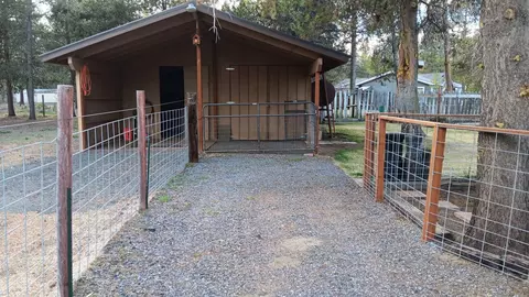 Exterior - 53465 Kokanee Ln, La Pine, OR 97739 photo 8 of 14