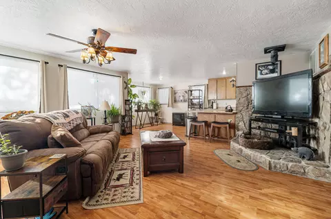 Living - 53465 Kokanee Ln, La Pine, OR 97739 photo 1 of 1