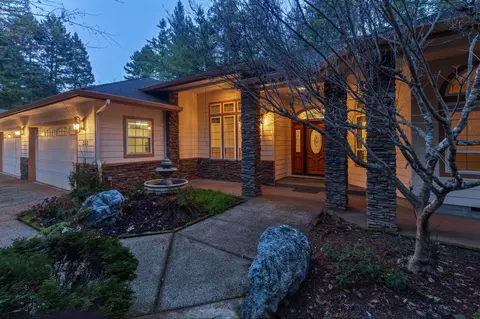 337 Daleo Dr, Grants Pass, OR 97527