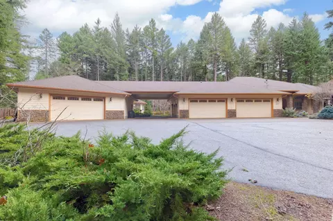 337 Daleo Dr, Grants Pass, OR 97527