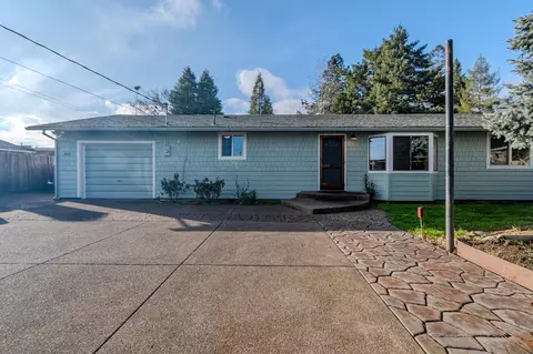 2717 Elliott Ave, Medford, OR 97501