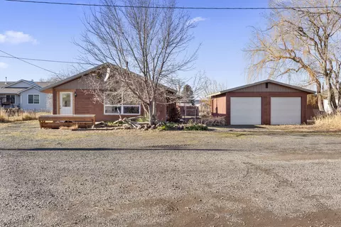 1265 NW Locust St, Prineville, OR 97754