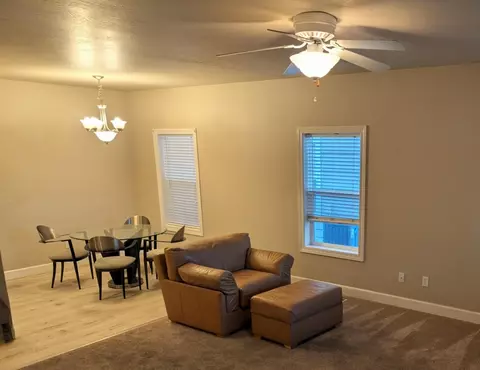 Living - 606 Blue Moon Dr, Central Point, OR 97502 photo 3 of 3