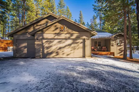 56430 Celestial Dr, Bend, OR 97707 photo 2